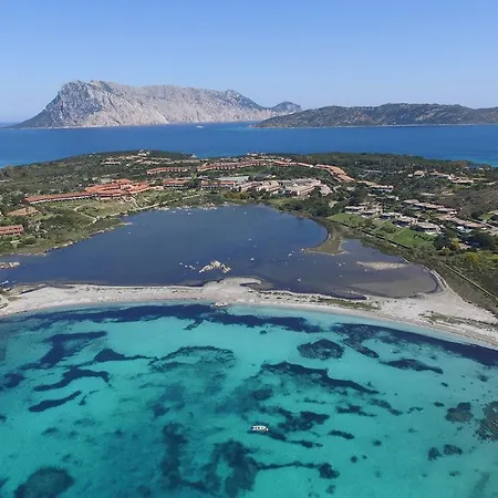 Porto Coda Cavallo Апарт-отель Сан-Теодоро